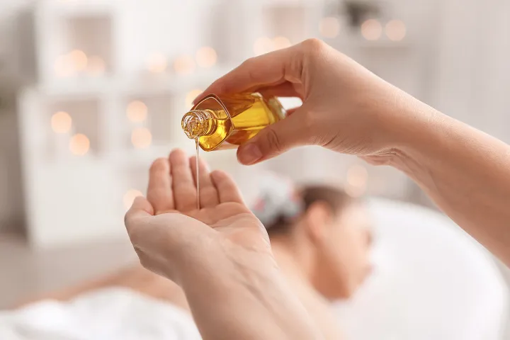 Das Grand Hotel Binz bietet eine Vielzahl an authentische Ayurveda-Kuren durch erfahrene Therapeuten aus Indien an.